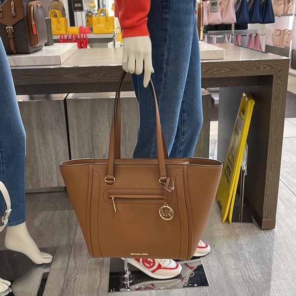 MICHAEL KORS CARINE LARGE FRONT ZIP POCKET SHOULDER TOTE BAG PURSE LUGGAGE NWT - Picture 16 of 16